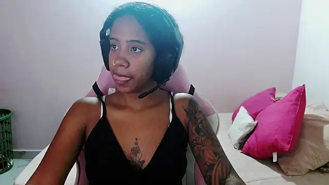 TiffanyRoouse online show from December 12, 2024, 12:38 am