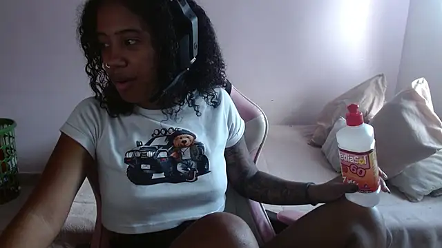 TiffanyRoouse online show from December 16, 2024, 8:58 pm