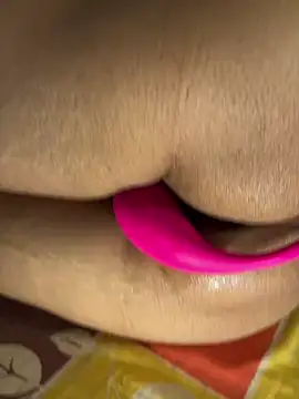 Snapshot of Bongcrush_3 chatting on February 12, 2025, 3:51 am Bongcrush 3 online show from February 12, 2025, 3:51 am