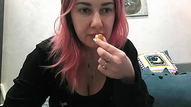 Snapshot of BlueXOwl chatting on February 10, 2025, 6:03 pm BlueXOwl online show from February 10, 2025, 6:03 pm