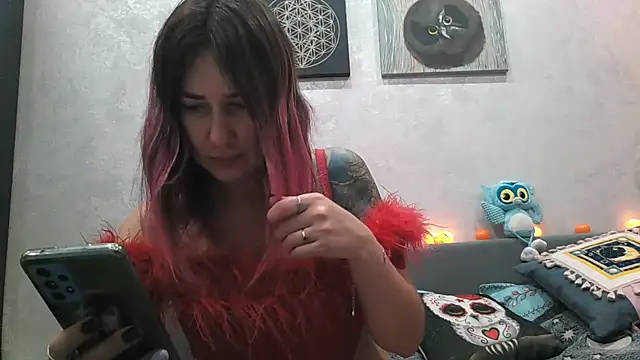 Snapshot of BlueXOwl chatting on October 21, 2025, 2:40 pm BlueXOwl online show from October 21, 2025, 2:40 pm