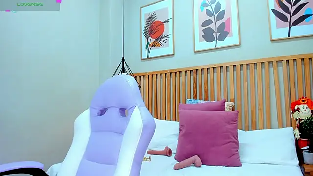 Ginger Winn online show from January 4, 2025, 6:30 pm