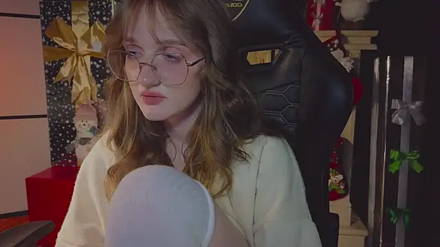 ELLIEJAY online show from December 8, 2024, 2:39 am