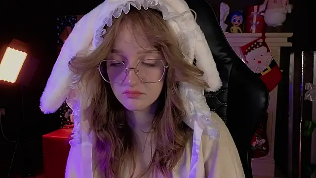 ELLIEJAY online show from December 20, 2024, 8:34 pm