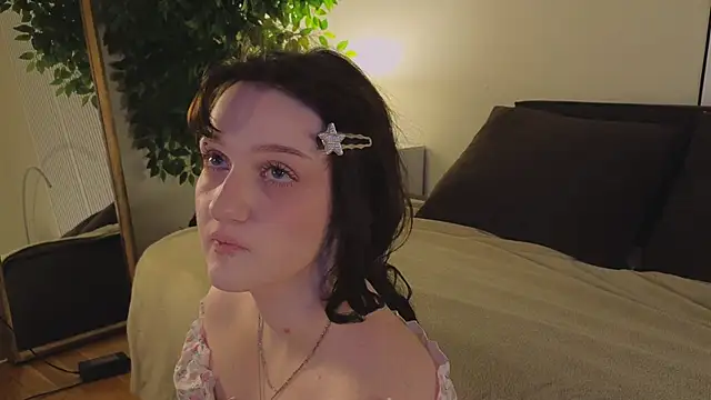 ELLIEJAY online show from November 16, 2025, 5:13 am