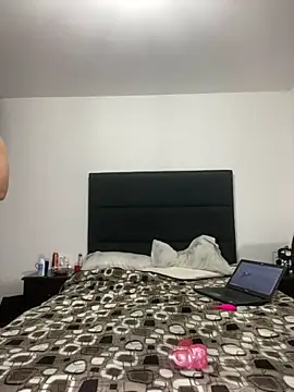 milangym127 online show from March 21, 2025, 5:00 am