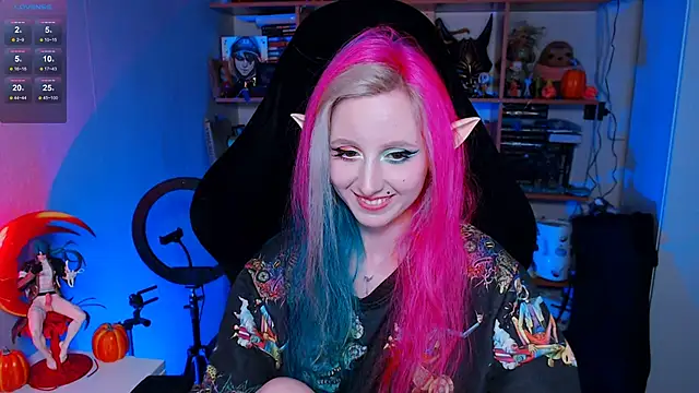 Snapshot of ohclementine chatting on December 5, 2024, 10:33 am ohclementine online show from December 5, 2024, 10:33 am