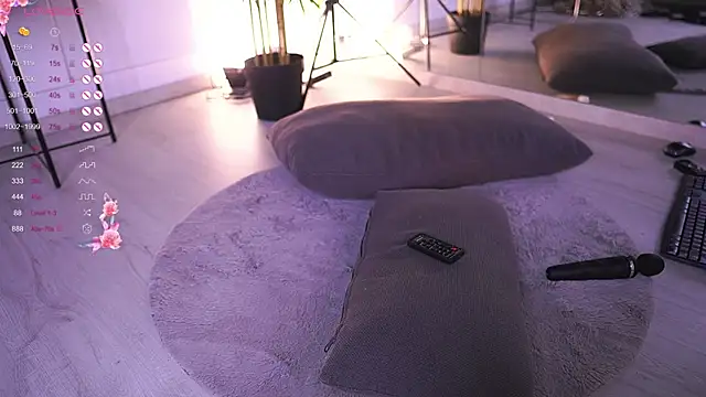 Snapshot of VanessaSimon chatting on February 6, 2025, 12:16 pm VanessaSimon online show from February 6, 2025, 12:16 pm