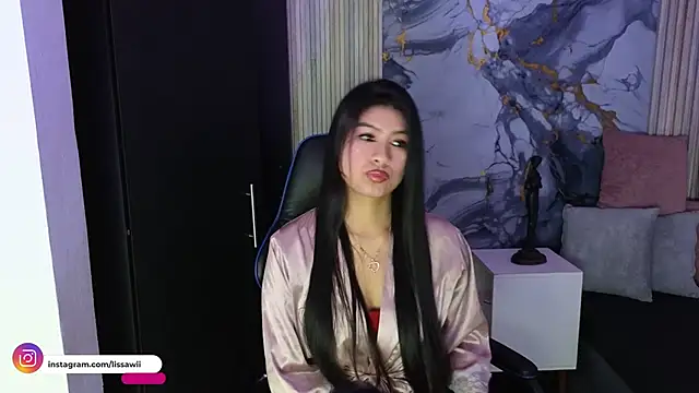 Snapshot of LissaWiild chatting on May 15, 2026, 8:16 pm LissaWiild online show from May 15, 2026, 8:16 pm