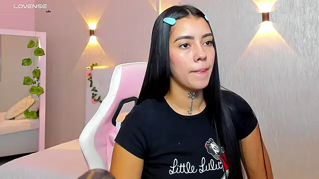 miagomezweb1 online show from January 30, 2025, 1:53 pm