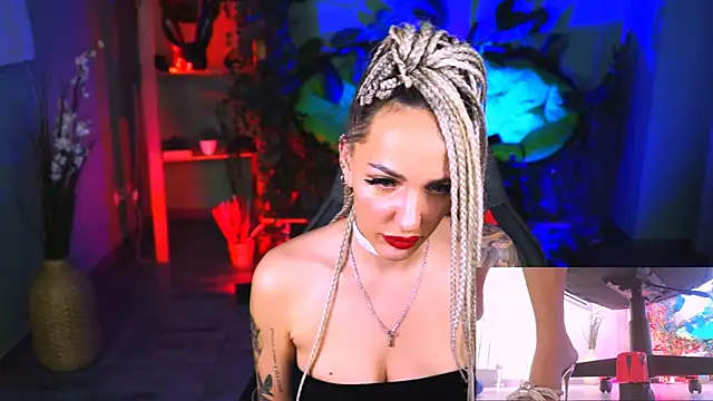 MonicaMaxwel online show from February 3, 2025, 8:35 pm