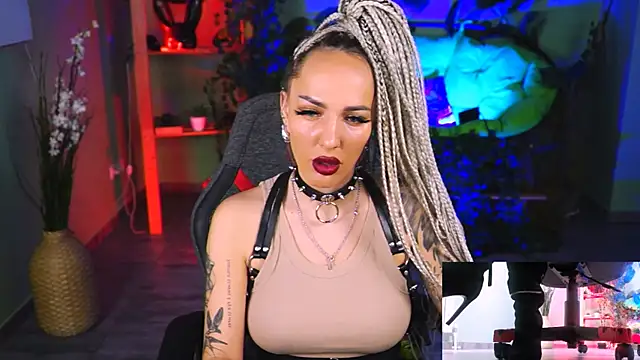 MonicaMaxwel online show from February 4, 2025, 11:16 am