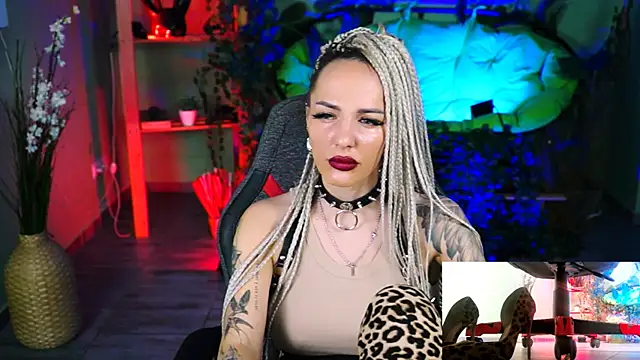 MonicaMaxwel online show from February 4, 2025, 2:21 pm