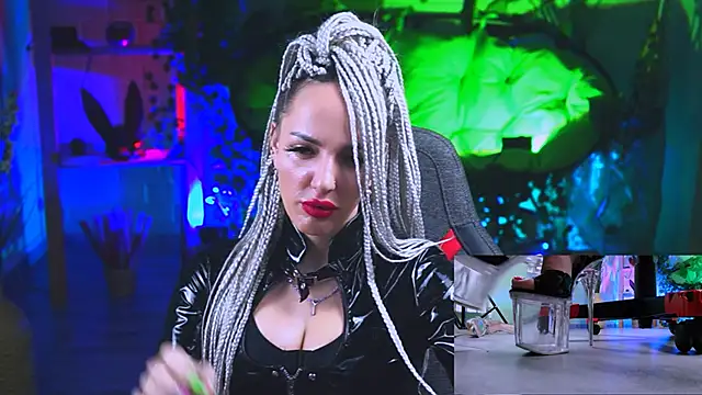 MonicaMaxwel online show from March 5, 2025, 3:18 pm