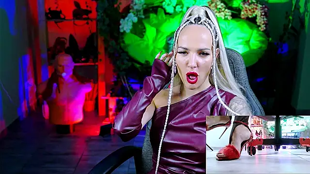 MonicaMaxwel online show from October 25, 2025, 11:29 am