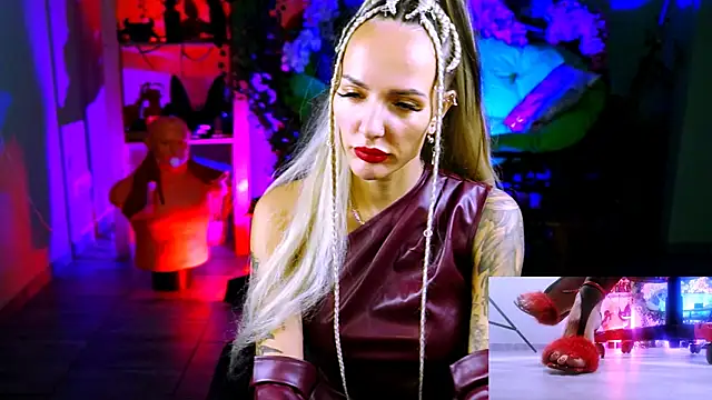 MonicaMaxwel online show from November 2, 2025, 11:01 am