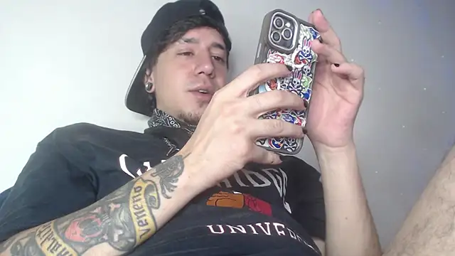 Snapshot of AndyBetti chatting on January 14, 2026, 5:02 am AndyBetti online show from January 14, 2026, 5:02 am