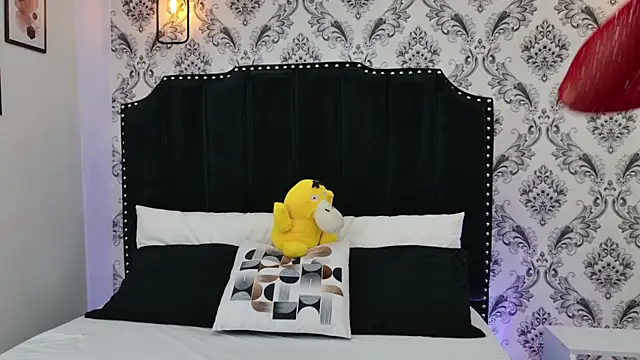 LexaDeRusso online show from September 8, 2025, 7:46 pm