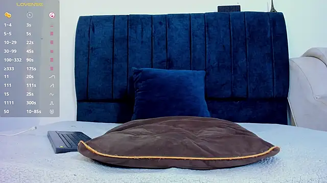 Snapshot of AlexanderSavage chatting on November 14, 2025, 9:13 pm AlexanderSavage online show from November 14, 2025, 9:13 pm