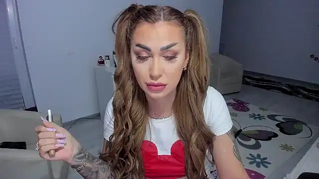 GlossyDiamondX online show from February 14, 2025, 5:09 am