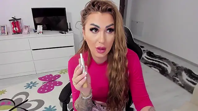 GlossyDiamondX online show from March 19, 2025, 12:45 pm