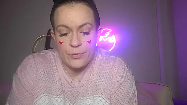 quinnmariexo online show from February 8, 2026, 10:57 pm