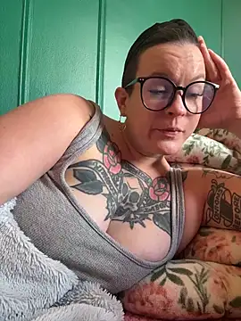 quinnmariexo online show from March 18, 2026, 5:38 pm