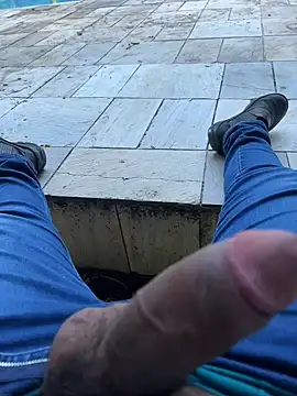 Snapshot of Luizcalado20 chatting on March 5, 2025, 9:15 pm Luizcalado20 online show from March 5, 2025, 9:15 pm