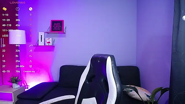 Snapshot of danny_goddess chatting on December 11, 2024, 3:45 am danny goddess online show from December 11, 2024, 3:45 am