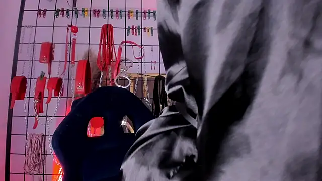 charrlotte quinn online show from January 13, 2025, 9:09 pm