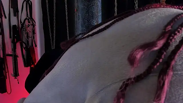 Snapshot of charrlotte_quinn chatting on February 24, 2026, 2:37 pm charrlotte quinn online show from February 24, 2026, 2:37 pm