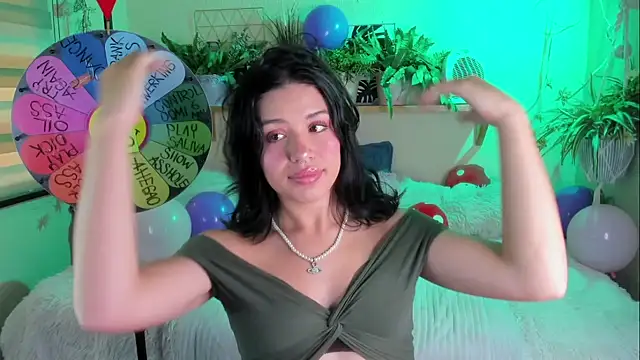 Snapshot of MiaaRose chatting on December 3, 2025, 7:23 pm MiaaRose online show from December 3, 2025, 7:23 pm