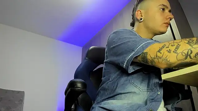 Snapshot of male_pussy chatting on November 7, 2025, 4:23 am male pussy online show from November 7, 2025, 4:23 am