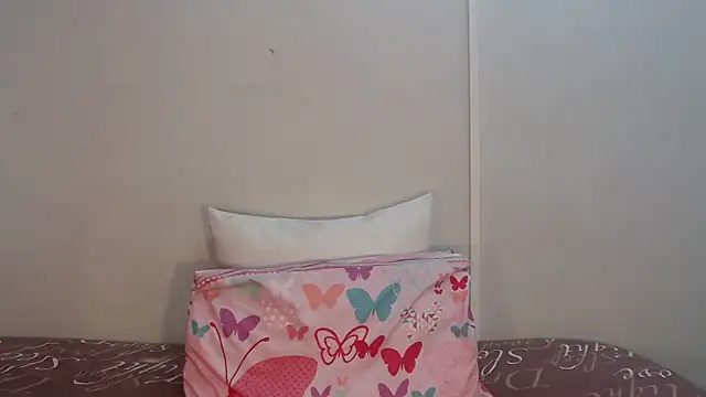 yummydoll97 online show from February 6, 2026, 6:55 pm
