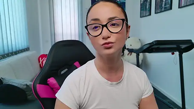 Snapshot of KatherineRyder chatting on April 19, 2026, 10:25 am KatherineRyder online show from April 19, 2026, 10:25 am