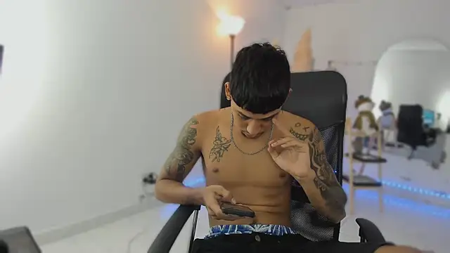 slim master12 online show from December 18, 2025, 11:44 pm