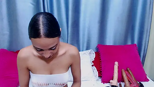 SultryCaramelFantasyx21 online show from March 13, 2025, 12:02 pm