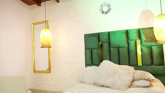 SaraWilliamss  online show from March 29, 2026, 8:25 am