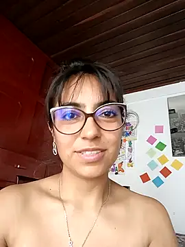 Isabellaa22 1 online show from December 5, 2024, 7:28 pm