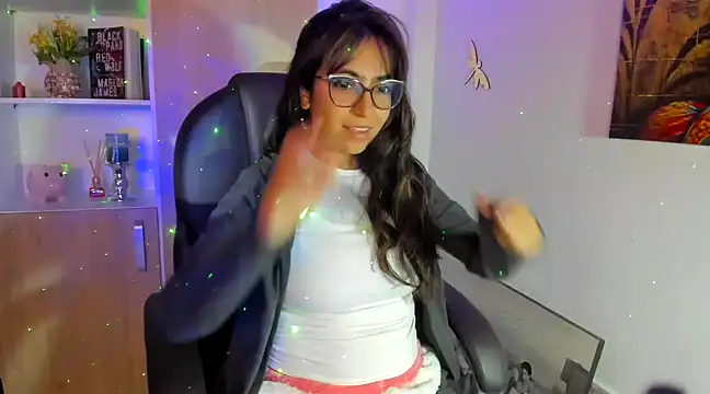 Isabellaa22 1 online show from March 6, 2025, 2:51 am