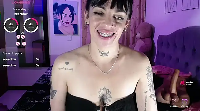 Snapshot of violett_honney chatting on March 13, 2025, 6:26 am violett honney online show from March 13, 2025, 6:26 am