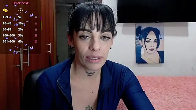 Snapshot of violett_honney chatting on November 28, 2025, 5:10 am violett honney online show from November 28, 2025, 5:10 am