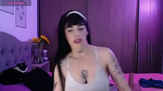 violett honney online show from February 15, 2026, 9:00 pm