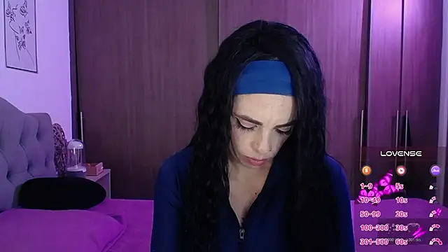 violett honney online show from March 13, 2026, 5:14 am