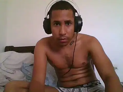 Snapshot of hot_mechanic chatting on October 5, 2025, 6:17 pm hot mechanic online show from October 5, 2025, 6:17 pm