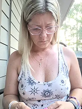 Snapshot of NikkiBlisss chatting on July 25, 2026, 11:41 am NikkiBlisss online show from July 25, 2026, 11:41 am