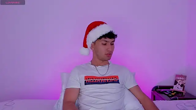 Valerio James7 online show from December 7, 2024, 6:26 pm