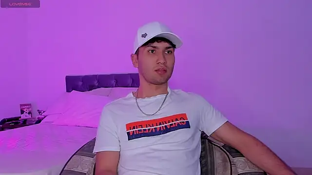 Valerio James7 online show from January 9, 2025, 11:34 pm