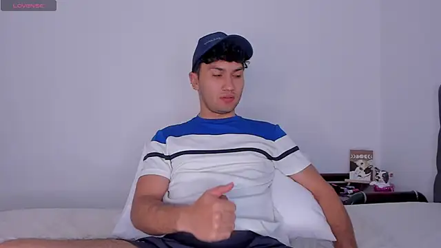 Valerio James7 online show from January 14, 2025, 10:34 pm