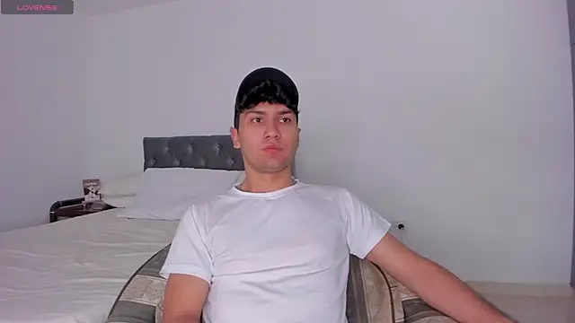 Valerio James7 online show from January 20, 2025, 10:04 pm